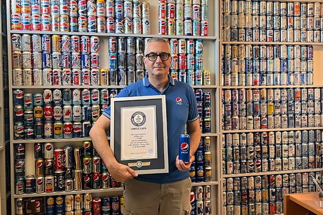 Laki-laki Italia Ini Pecahkan Rekor Dunia dengan Mengoleksi 12.000 Kaleng Soda